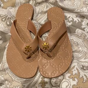 NWOT Tory Burch Thora Size 9. Makeup color.